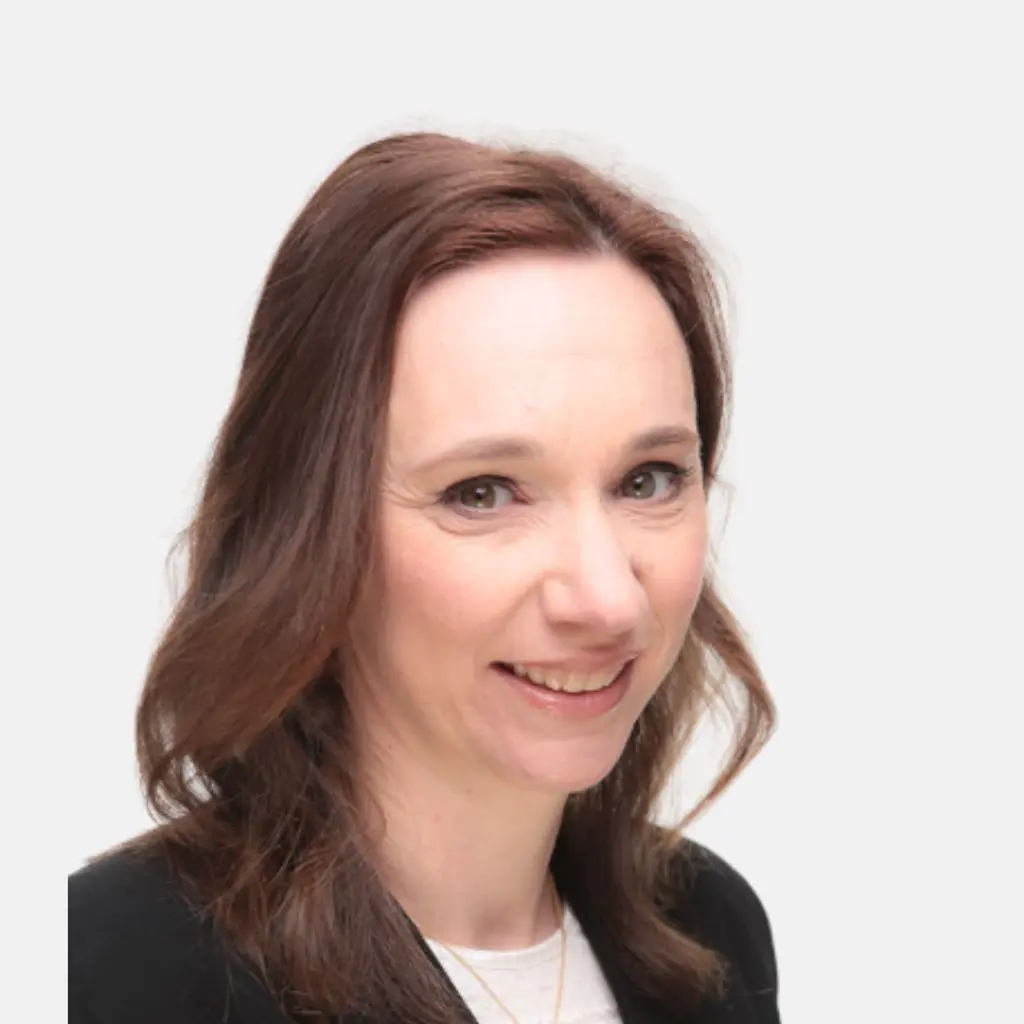 Headshot photo of Roz, Winston's Wish trustee